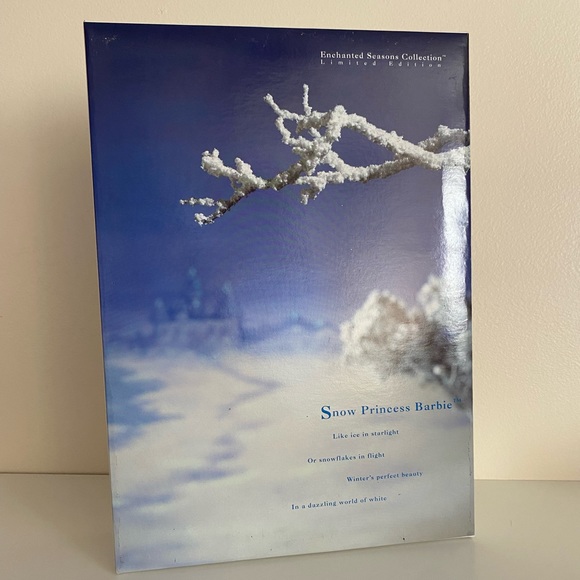 1994 Enchanted Seasons Snow Princess Barbie - Picture 4 of 5